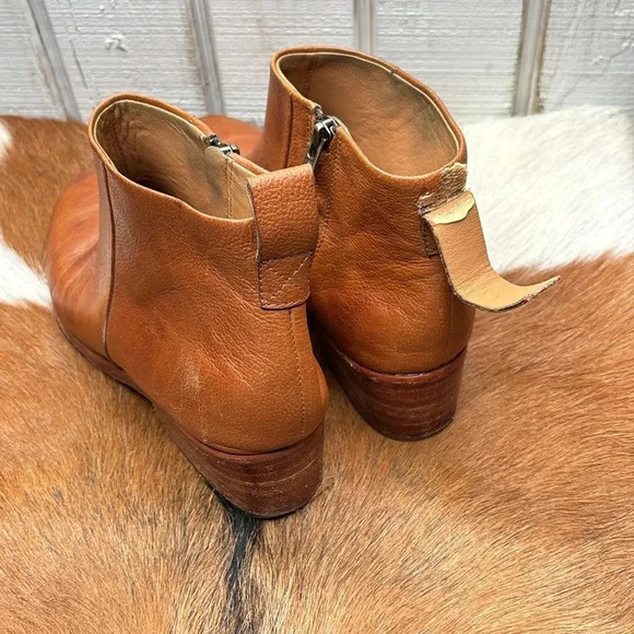 Ariana Bohling women size 9 tan booties - Picture 6 of 11